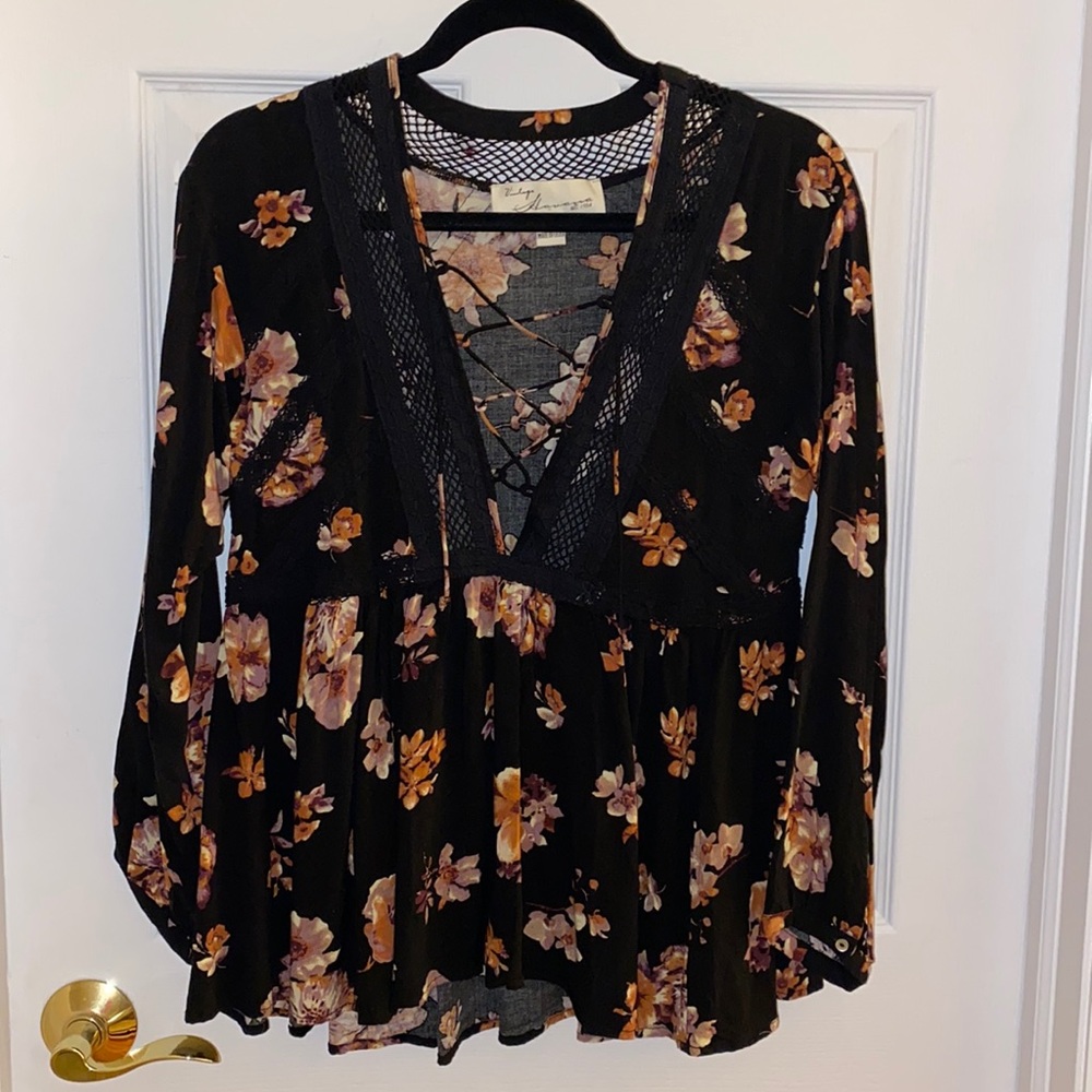 VINTAGE HAVANA black floral top